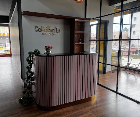 Reception desk